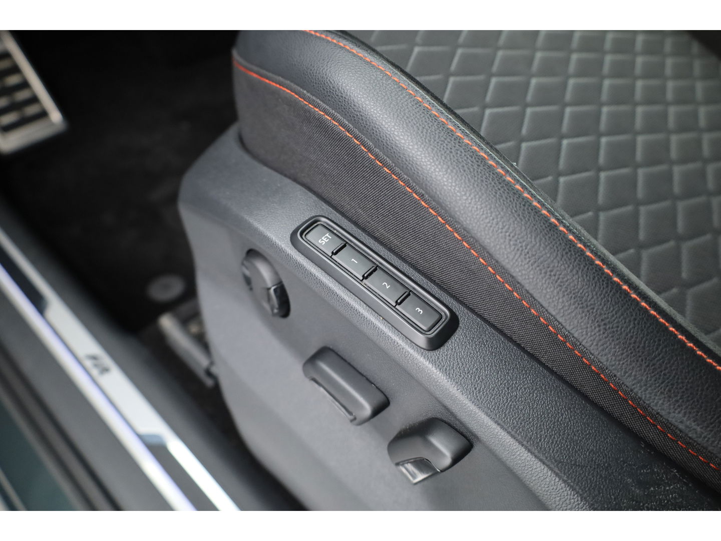 SEAT Tarraco 1.4 TSI e-Hybrid PHEV FR | Pano | 360cam | 19'' | Stoel- Stuurverw. | Adapt. Cruise | Keyless | Elek. Bestuurderst. | Dodehoekdet. |