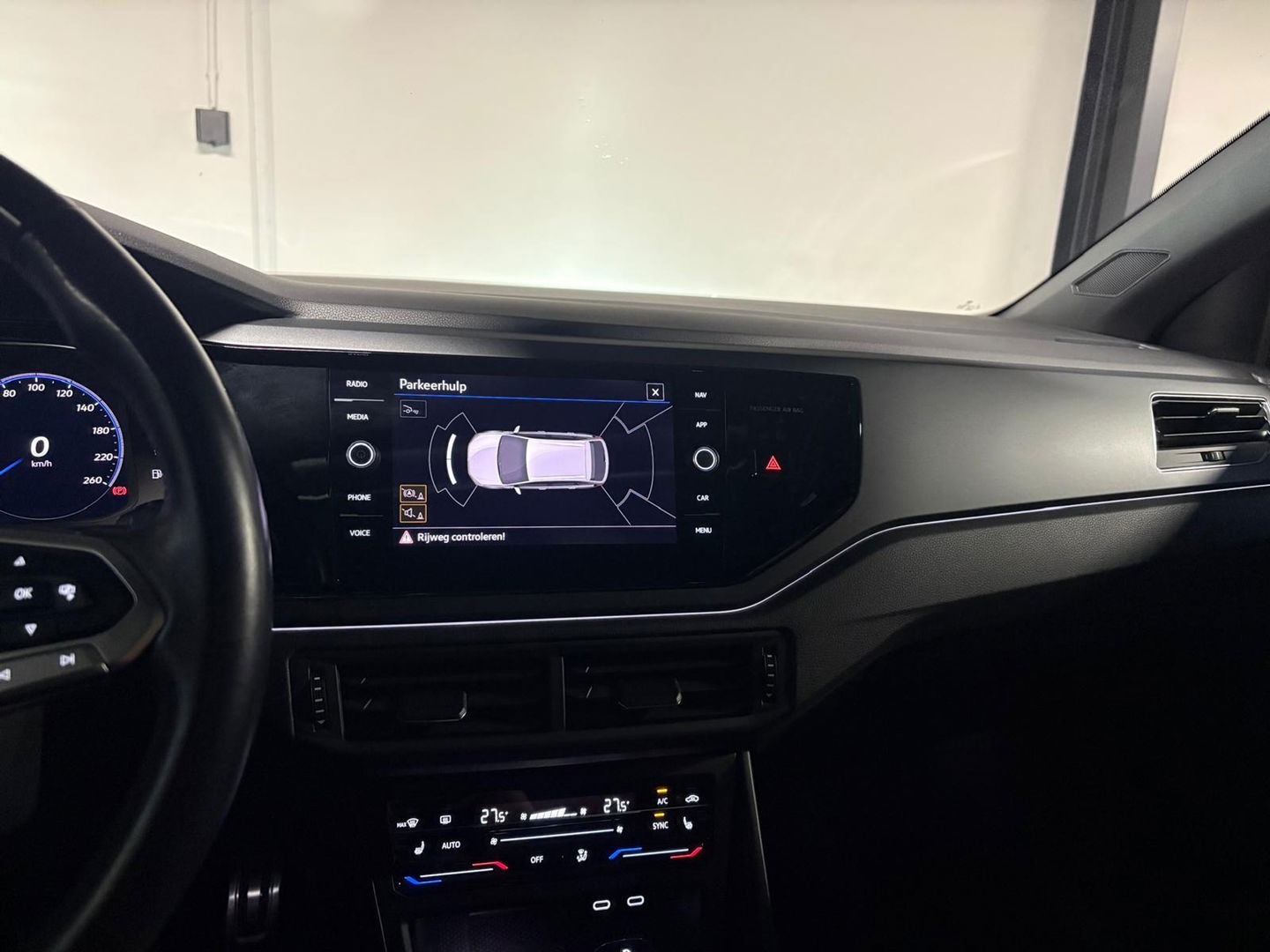 Volkswagen Taigo 1.5 TSI R-Line PANO KEYLESS CAM