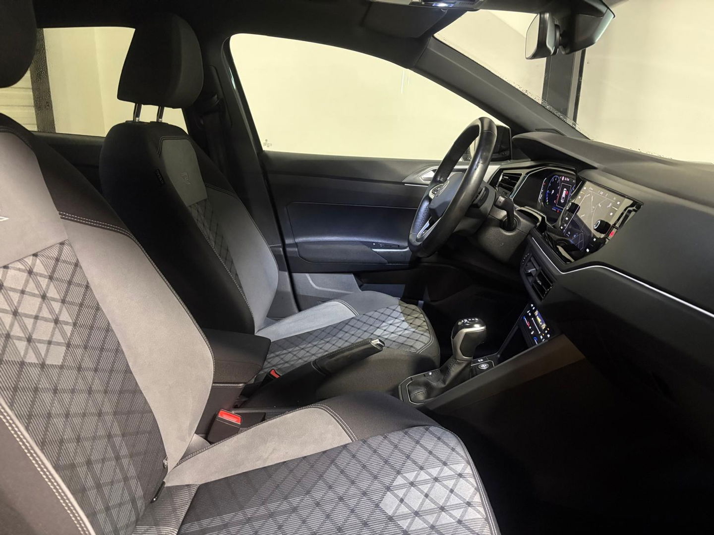 Volkswagen Taigo 1.5 TSI R-Line PANO KEYLESS CAM