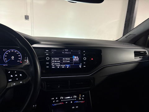 Volkswagen Taigo 1.5 TSI R-Line PANO KEYLESS CAM