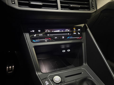 Volkswagen Taigo 1.5 TSI R-Line PANO KEYLESS CAM