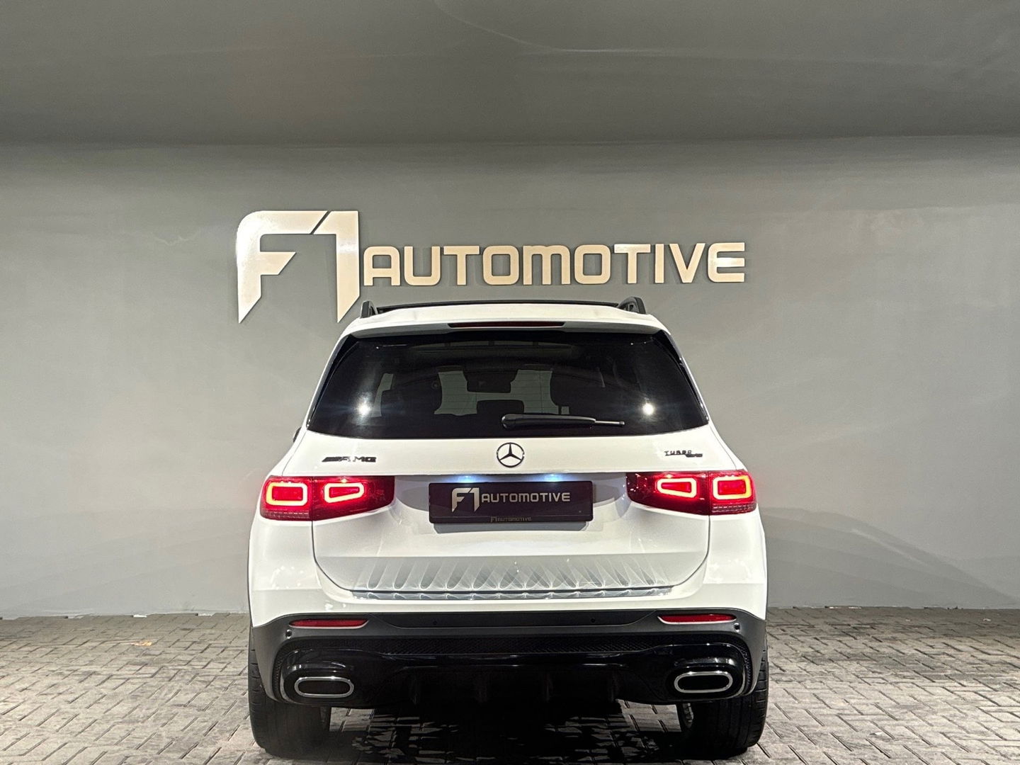 Mercedes-Benz GLB 250 4MATIC AMG Pano|Memory|Burmester|Keyless