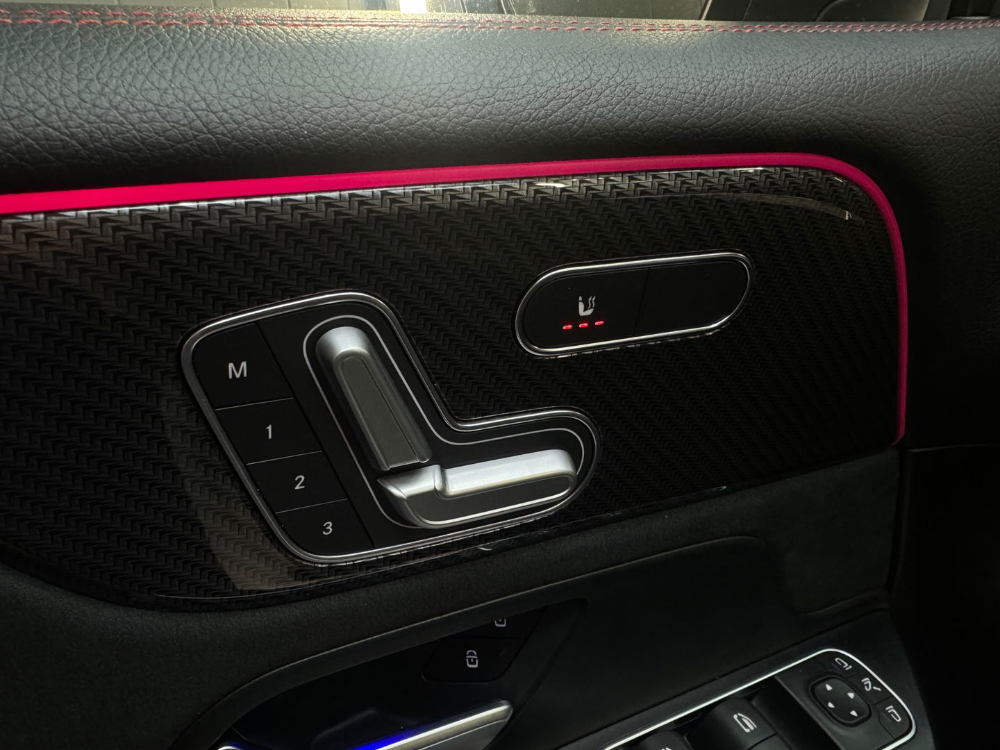 Mercedes-Benz GLB 250 4MATIC AMG Pano|Memory|Burmester|Keyless