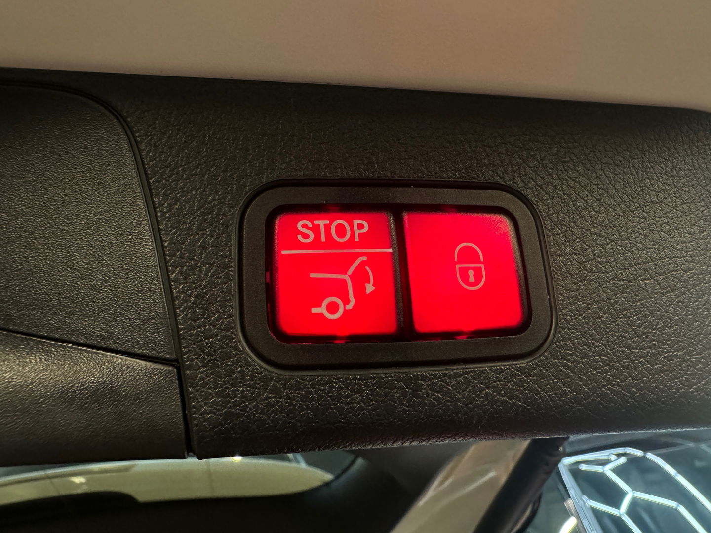 Mercedes-Benz GLB 250 4MATIC AMG Pano|Memory|Burmester|Keyless