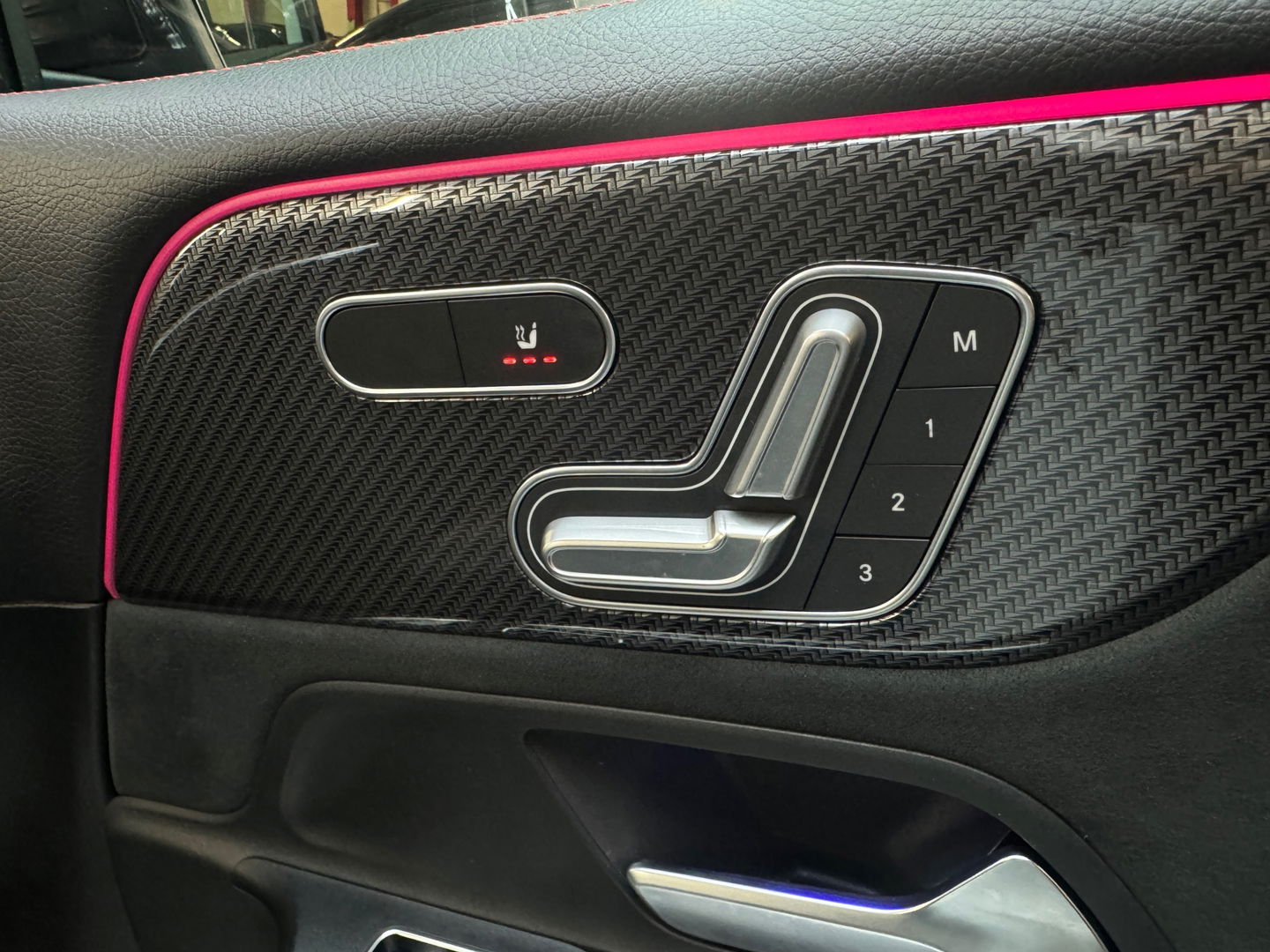 Mercedes-Benz GLB 250 4MATIC AMG Pano|Memory|Burmester|Keyless