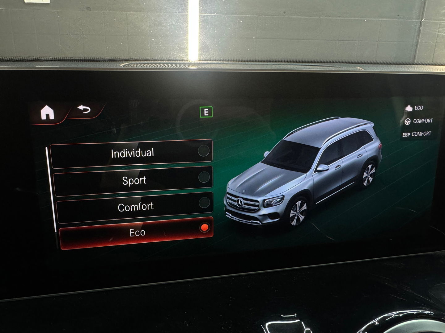 Mercedes-Benz GLB 250 4MATIC AMG Pano|Memory|Burmester|Keyless