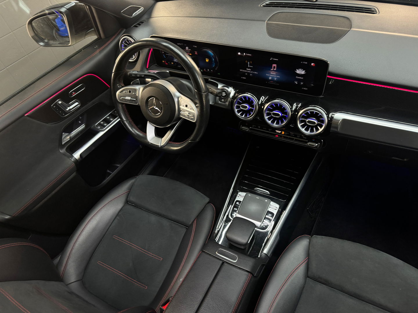 Mercedes-Benz GLB 250 4MATIC AMG Pano|Memory|Burmester|Keyless