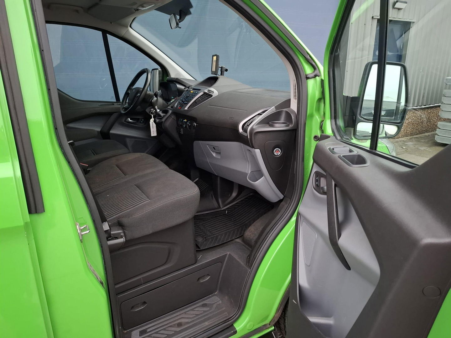 Ford Transit Custom 290 2.0 TDCI L2H1 Trend DC DUBBEL CABINE / AIRCO / CRUISE CONTROLE / CAMERA