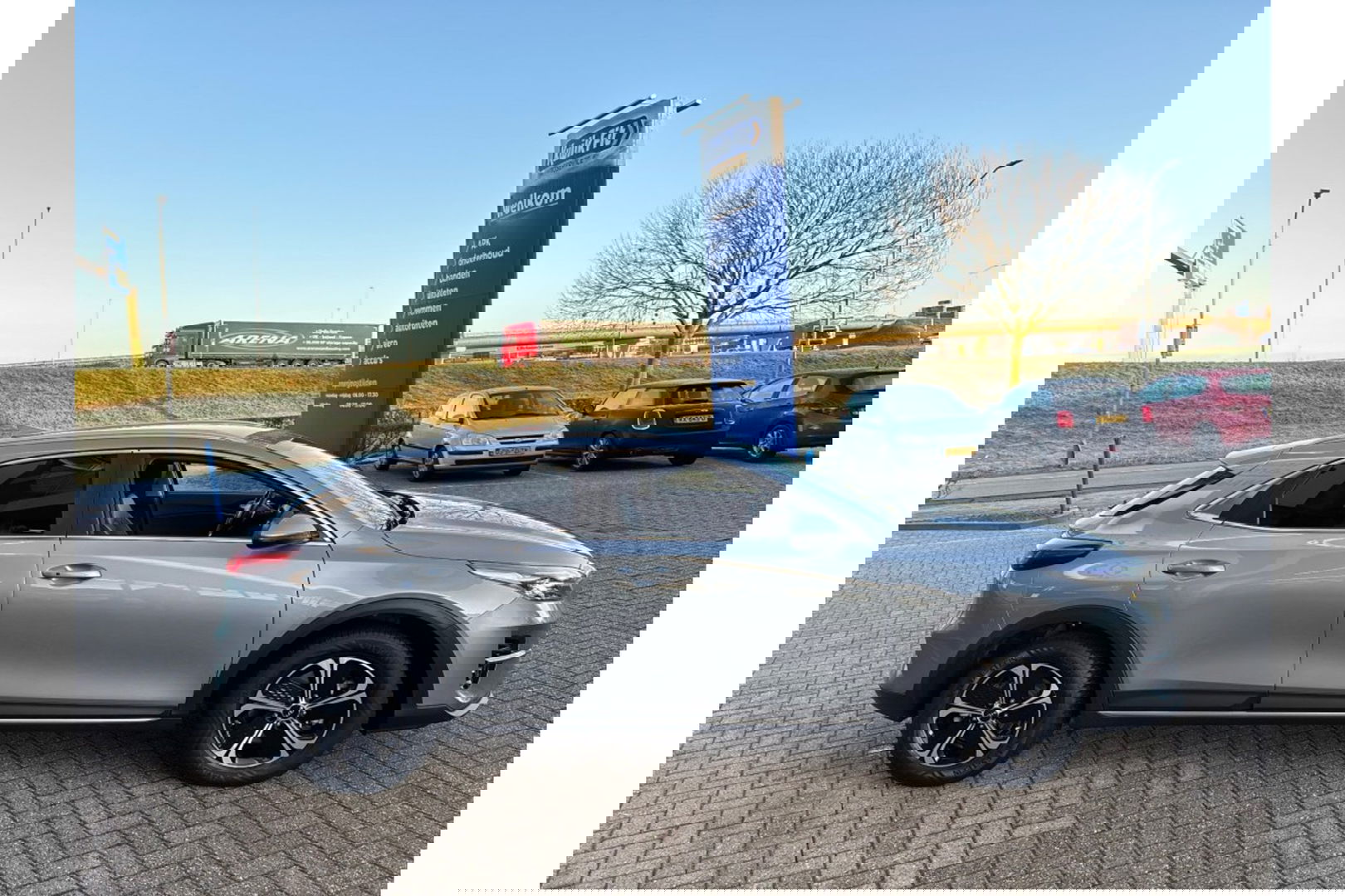 Kia Xceed 1.6 GDI PHEV AUTOMAAT BUSINESS LINE AIRCO CARPLAY PDC-CAMERA.