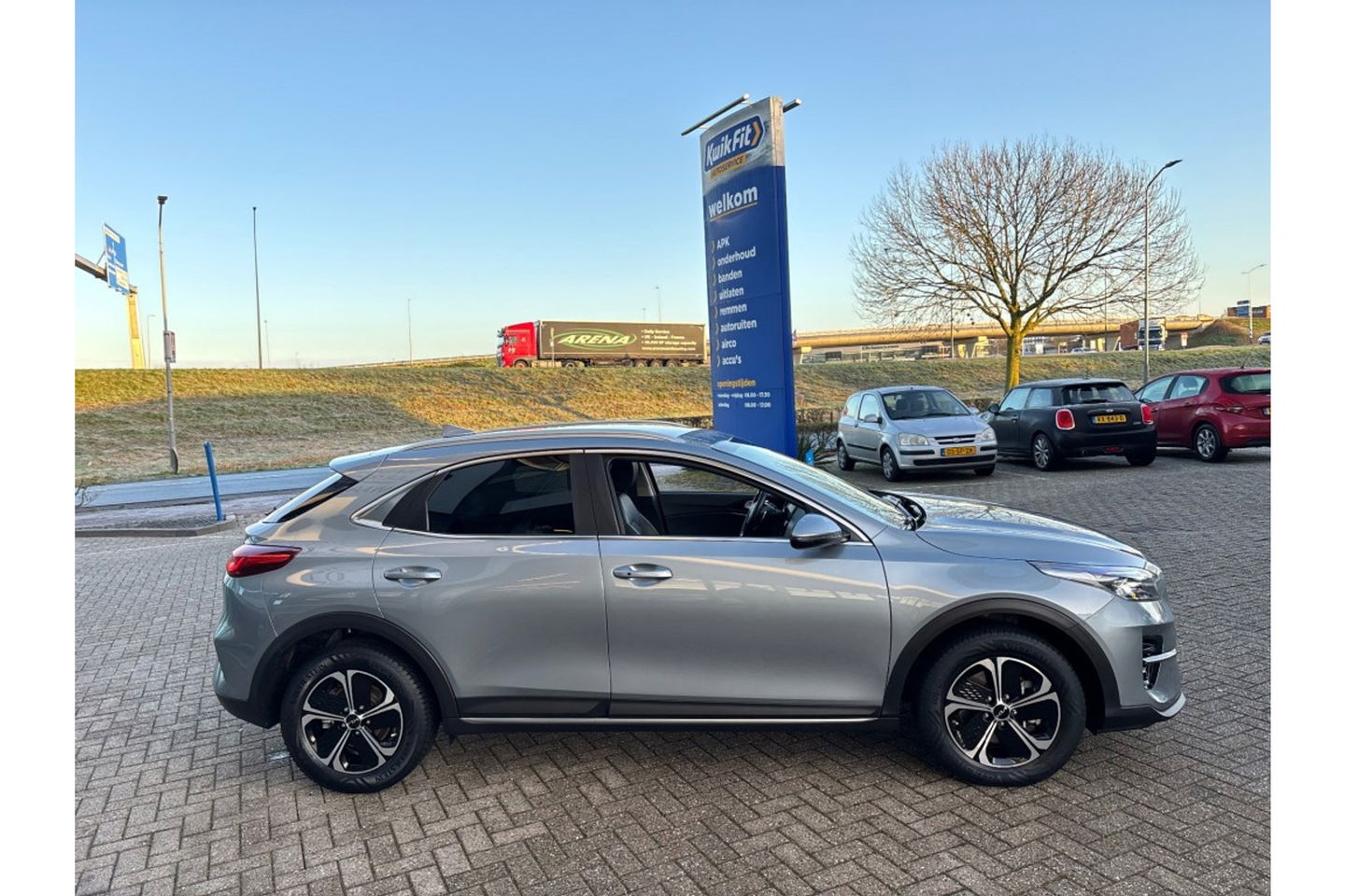 Kia Xceed 1.6 GDI PHEV AUTOMAAT BUSINESS LINE AIRCO CARPLAY PDC-CAMERA.
