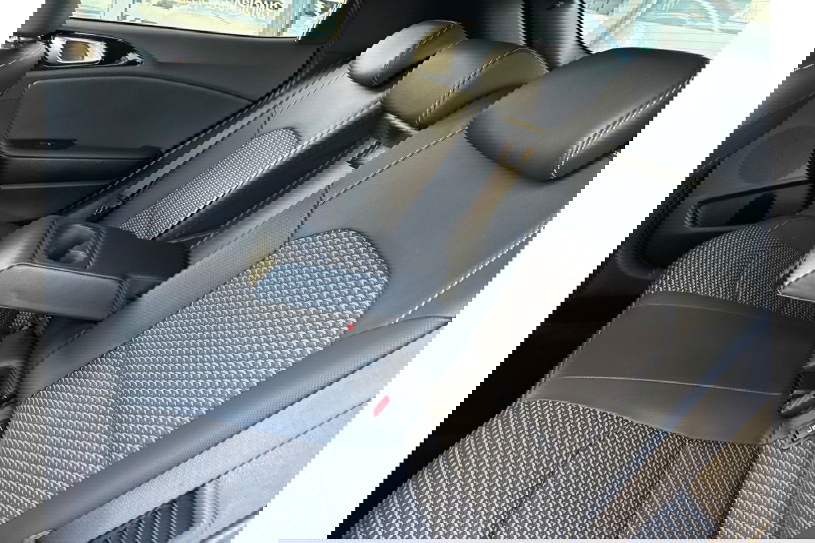 Kia Xceed 1.6 GDI PHEV AUTOMAAT BUSINESS LINE AIRCO CARPLAY PDC-CAMERA.