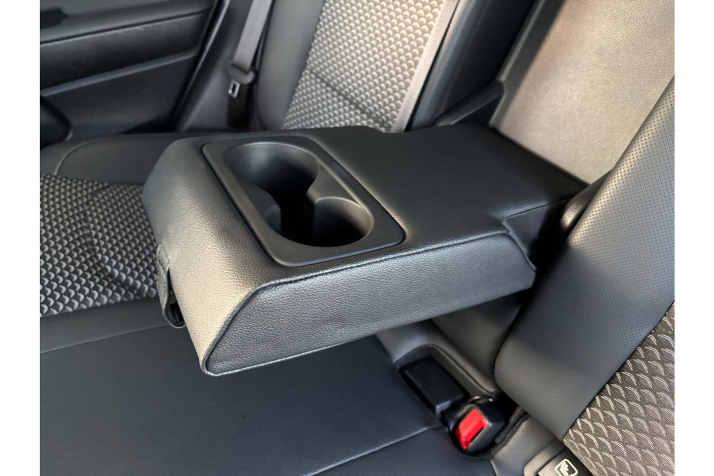 Kia Xceed 1.6 GDI PHEV AUTOMAAT BUSINESS LINE AIRCO CARPLAY PDC-CAMERA.