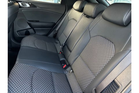 Kia Xceed 1.6 GDI PHEV AUTOMAAT BUSINESS LINE AIRCO CARPLAY PDC-CAMERA.