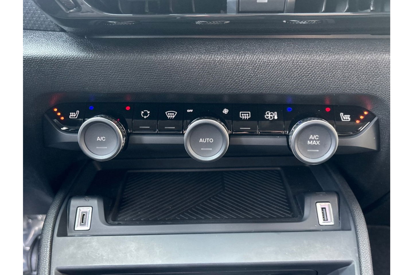 Kia Xceed 1.6 GDI PHEV AUTOMAAT BUSINESS LINE AIRCO CARPLAY PDC-CAMERA.