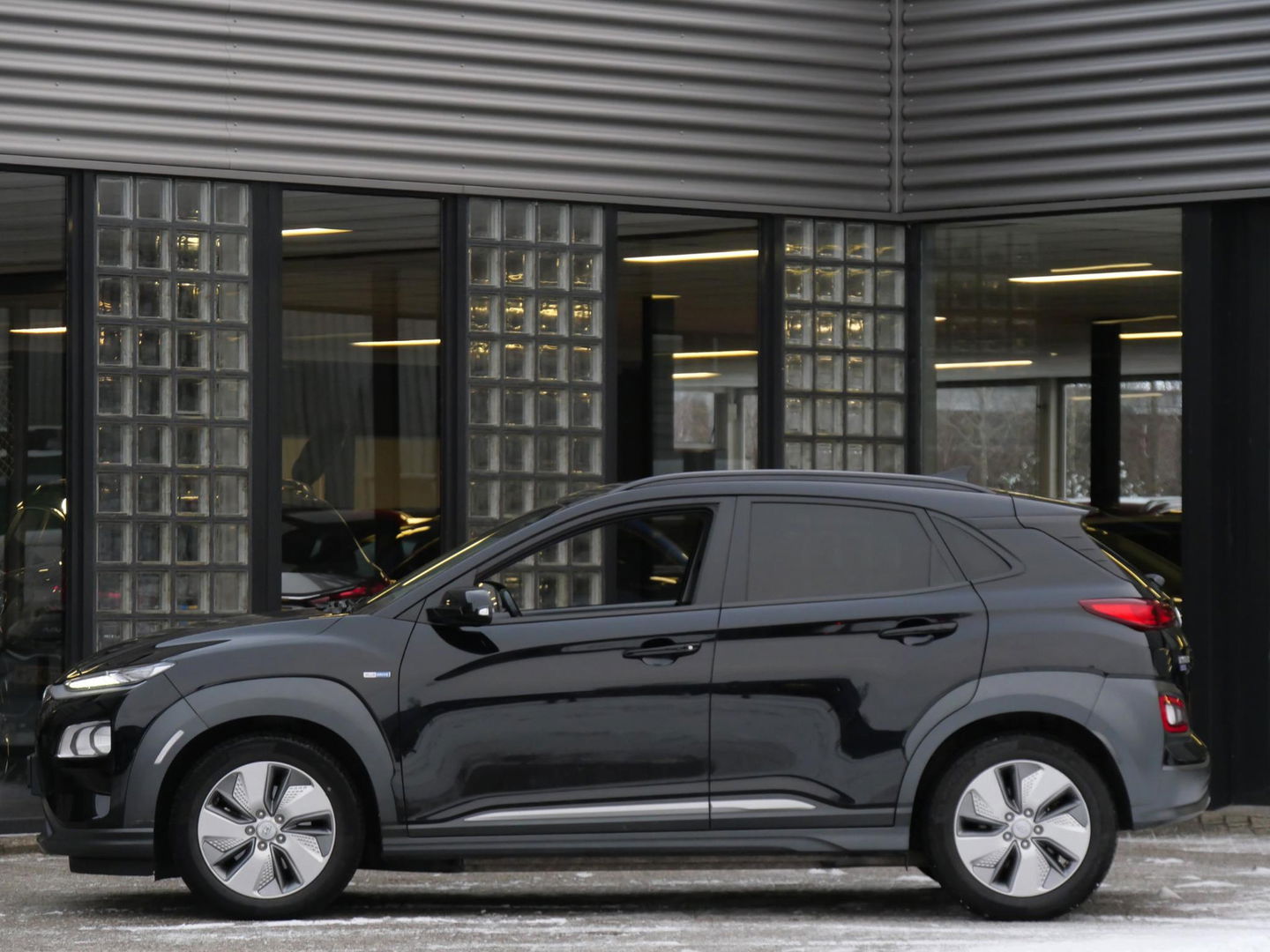 Hyundai KONA EV 64kWh PREMIUM/ LEER/ HEAD-UP/ BLINDSPOT/ KEYLESS/ SOH 100%