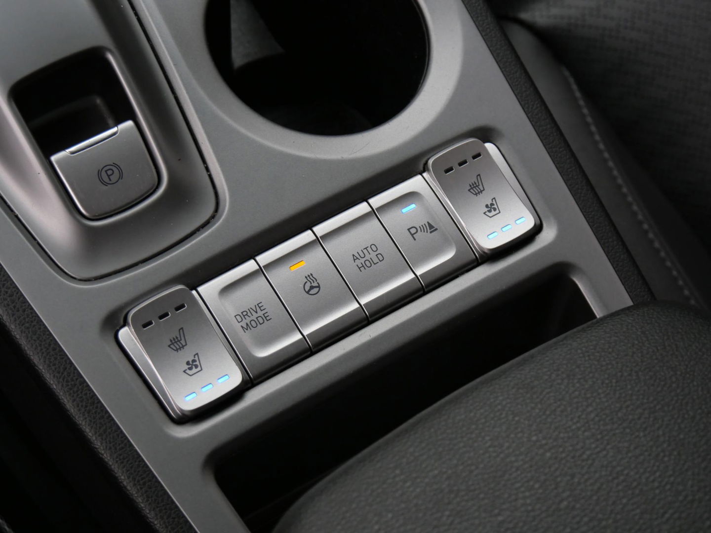 Hyundai KONA EV 64kWh PREMIUM/ LEER/ HEAD-UP/ BLINDSPOT/ KEYLESS/ SOH 100%