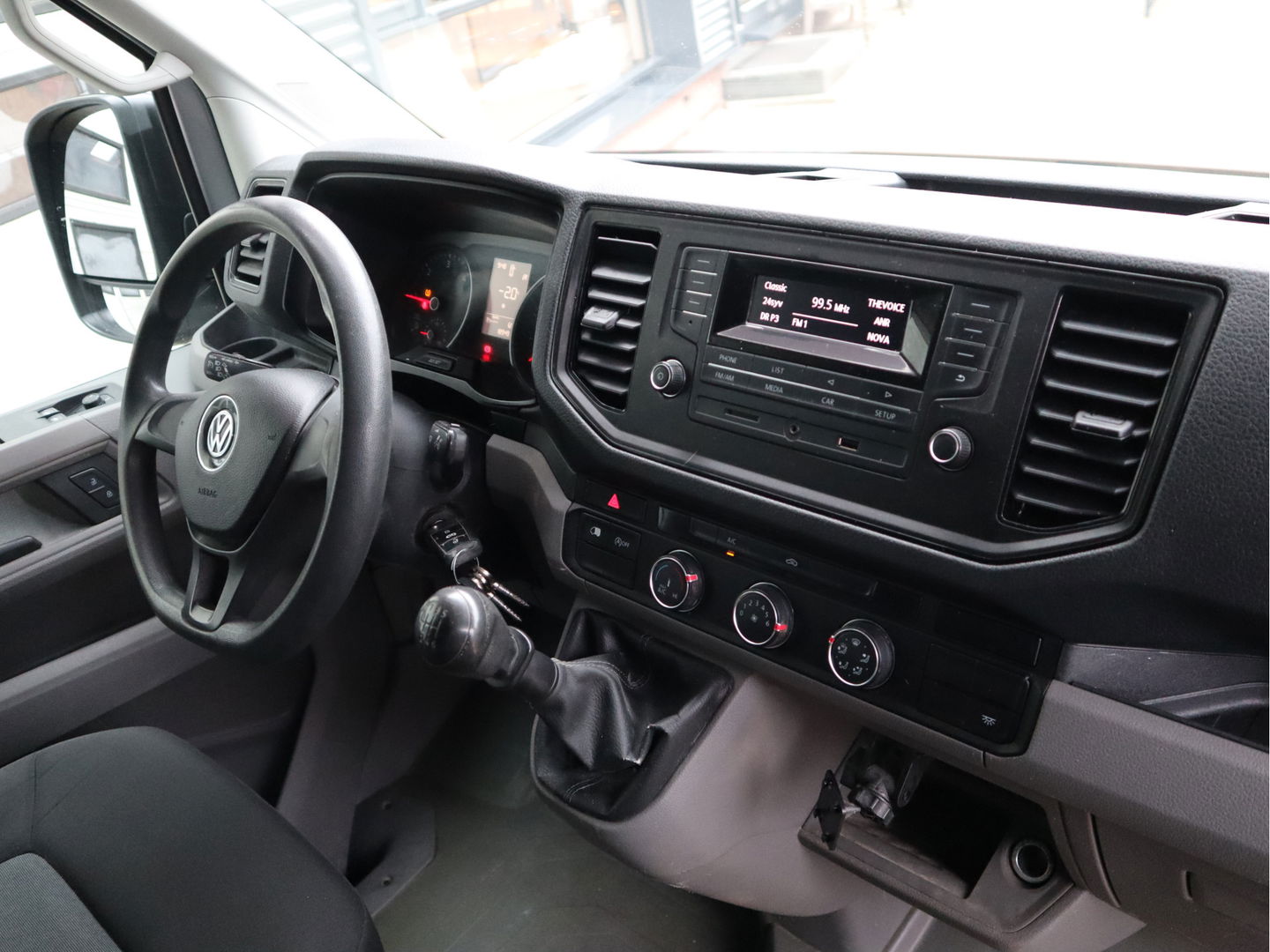 Volkswagen Crafter 35 2.0 TDI 140pk Euro 6 - L3H3 - Cruise - Trekhaak