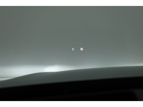 Volvo V60 2.0 T8 Plug-in hybrid AWD Ultra Dark | Pano-dak | Head-up | 360 camera | Trekhaak | H&K Audio |