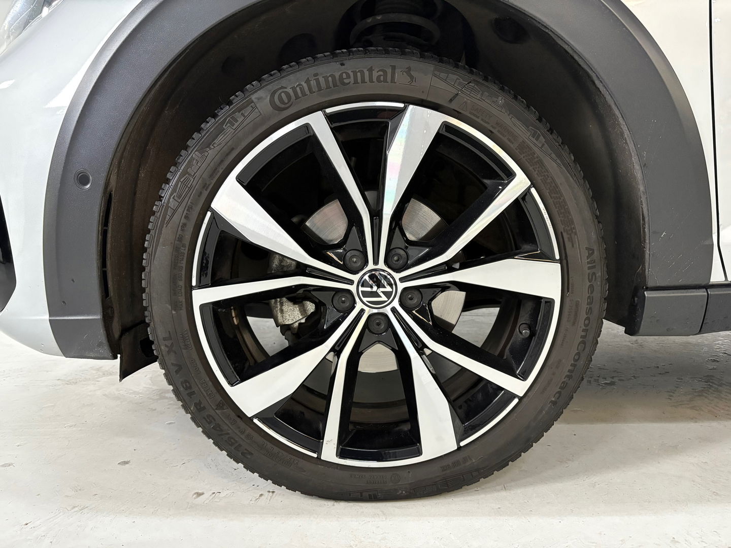 Volkswagen Taigo 1.5 TSI R-Line, BOMVOL, Pano, Beats audio