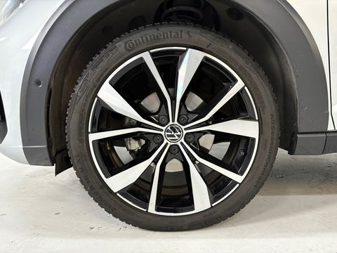 Volkswagen Taigo 1.5 TSI R-Line, BOMVOL, Pano, Beats audio