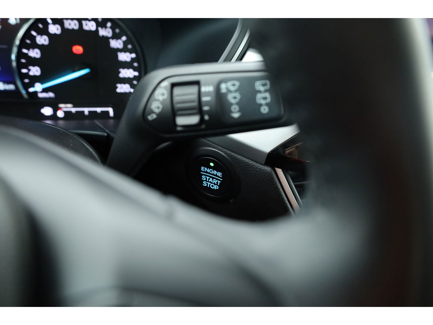 Ford Kuga 2.5 PHEV Titanium | Trekhaak | Cruise Control | Apple CarPlay | Navi | Stoel- Stuurverw. | 18''