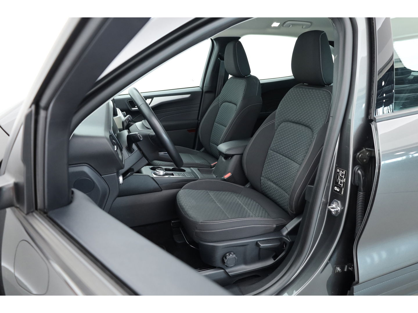 Ford Kuga 2.5 PHEV Titanium | Trekhaak | Cruise Control | Apple CarPlay | Navi | Stoel- Stuurverw. | 18''