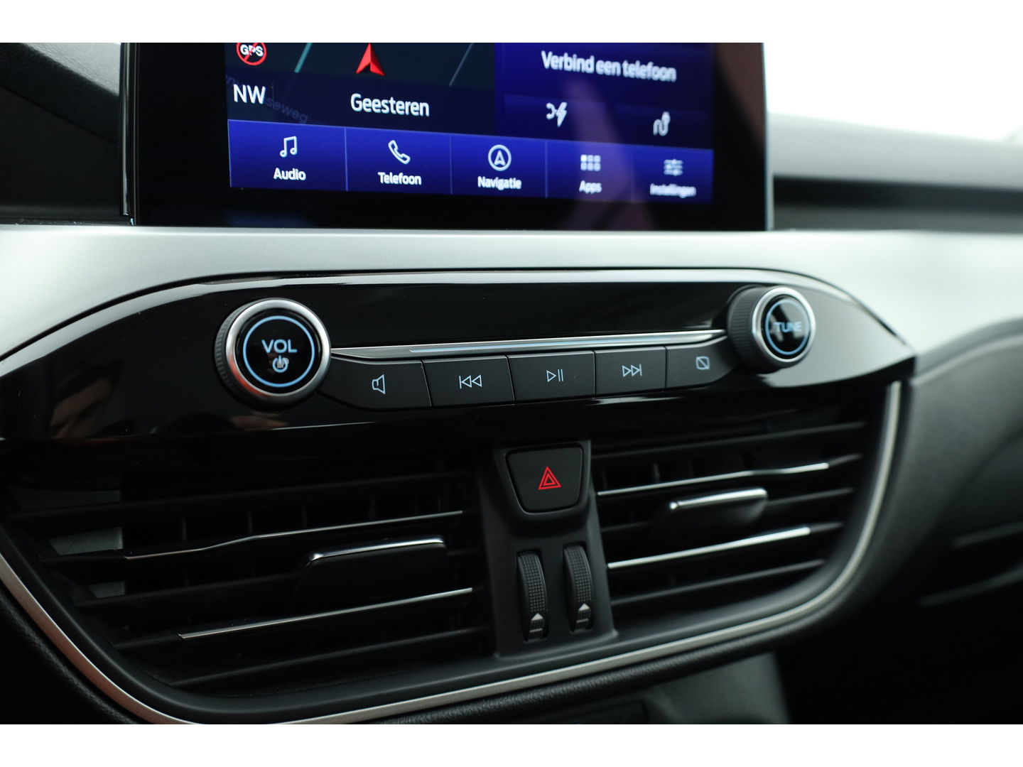 Ford Kuga 2.5 PHEV Titanium | Trekhaak | Cruise Control | Apple CarPlay | Navi | Stoel- Stuurverw. | 18''