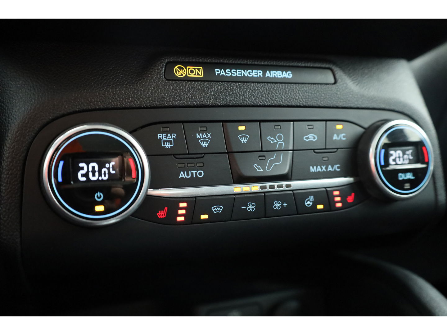 Ford Kuga 2.5 PHEV Titanium | Trekhaak | Cruise Control | Apple CarPlay | Navi | Stoel- Stuurverw. | 18''