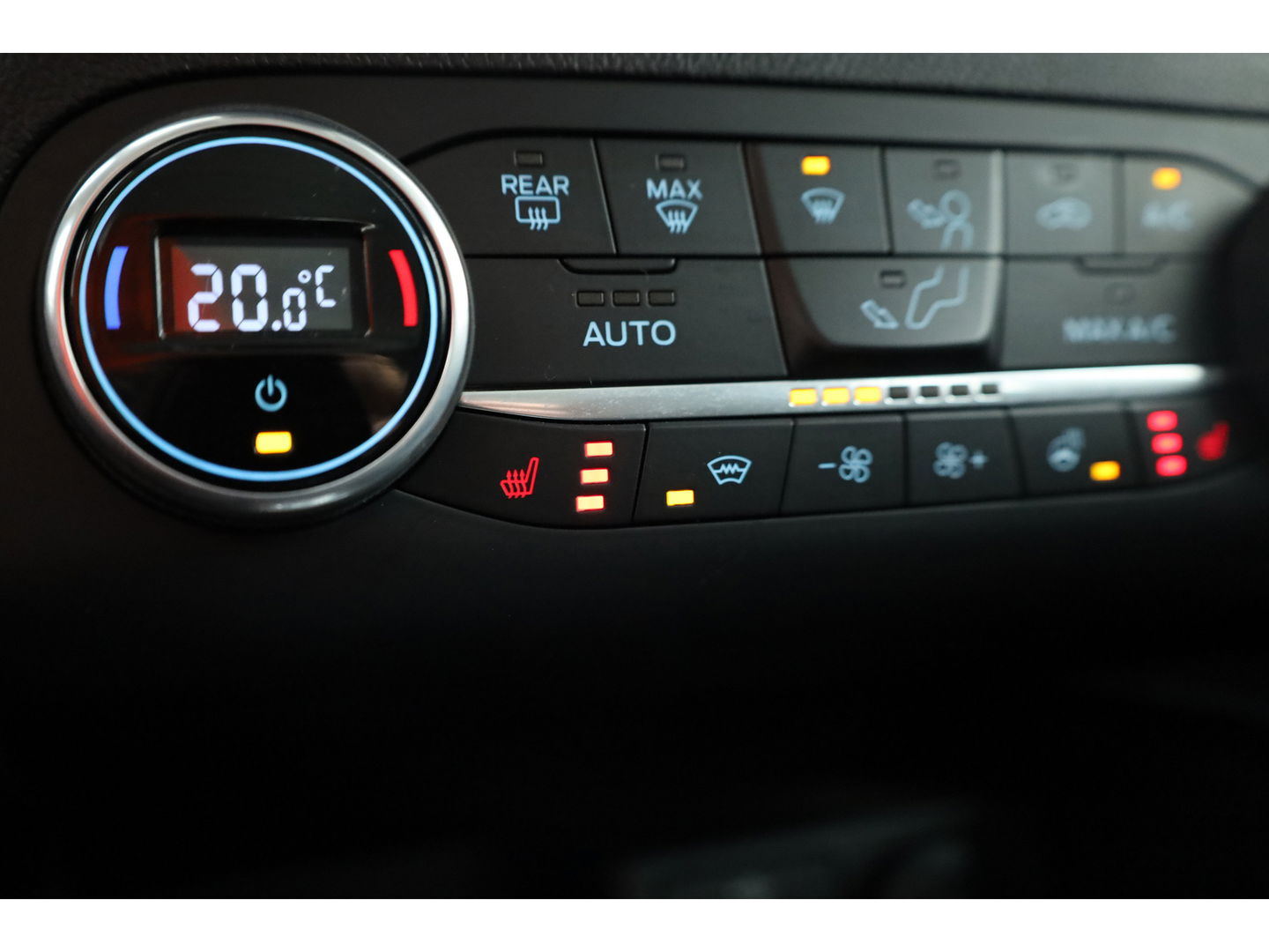 Ford Kuga 2.5 PHEV Titanium | Trekhaak | Cruise Control | Apple CarPlay | Navi | Stoel- Stuurverw. | 18''