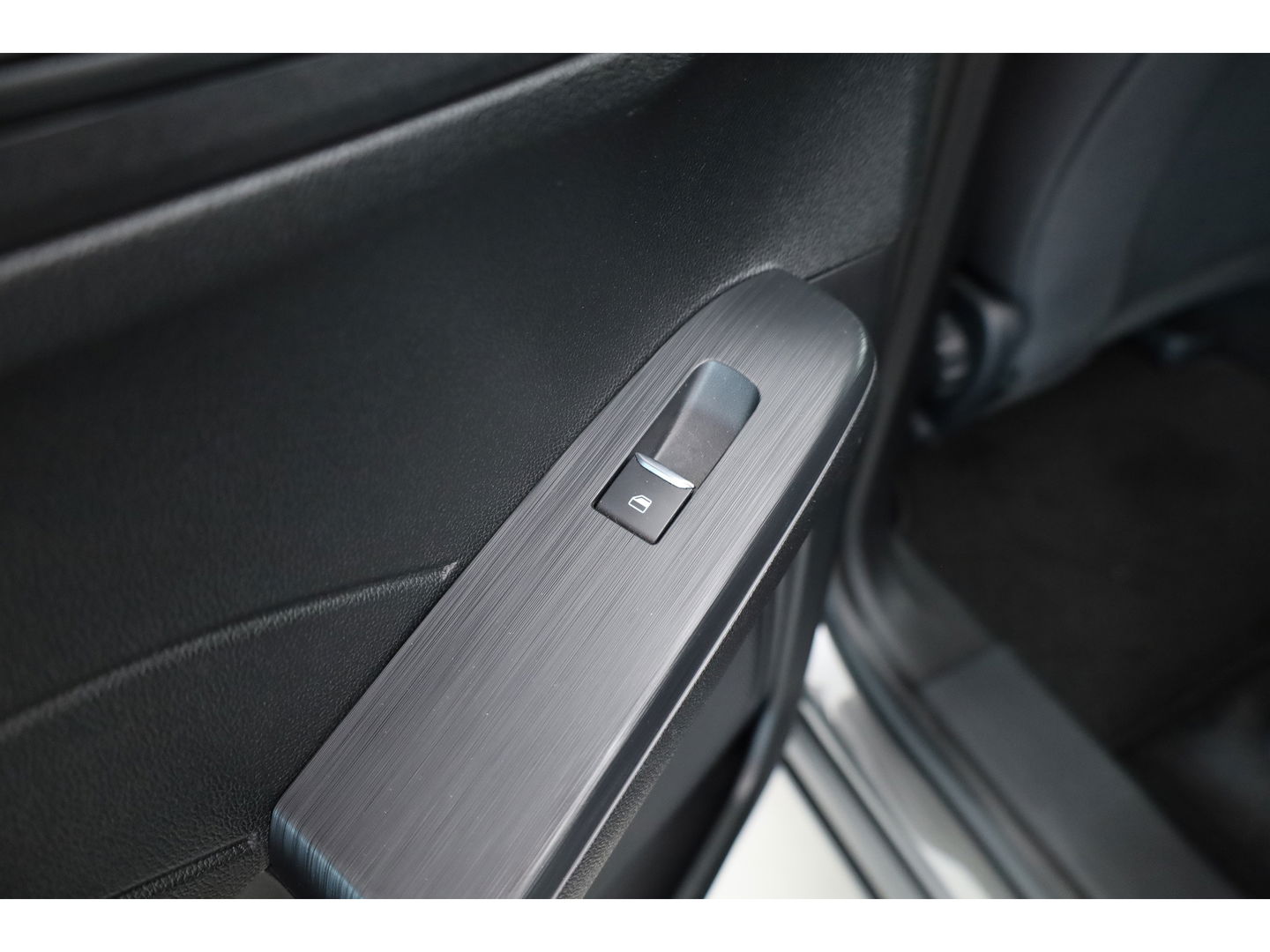 Ford Kuga 2.5 PHEV Titanium | Trekhaak | Cruise Control | Apple CarPlay | Navi | Stoel- Stuurverw. | 18''