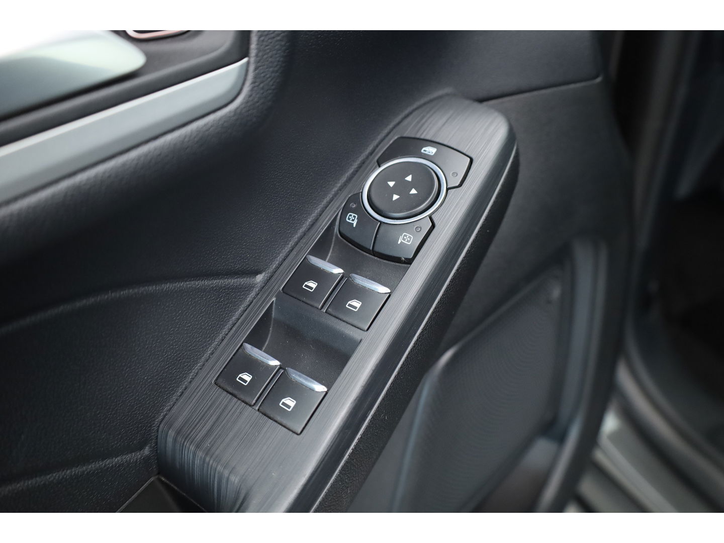 Ford Kuga 2.5 PHEV Titanium | Trekhaak | Cruise Control | Apple CarPlay | Navi | Stoel- Stuurverw. | 18''