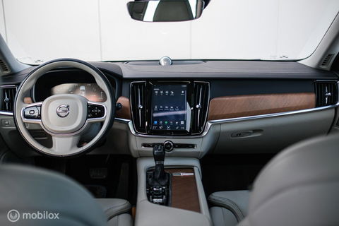 Volvo V90 2.0 D4 Inscription | VOL opties | B&W audio | Massage | Stoelkoeling | Trekhaak | 360 cam | HUD | Mussel blue | NAP NL auto |