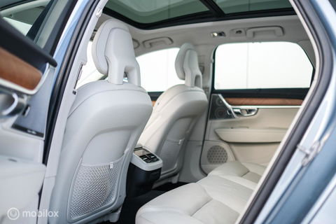 Volvo V90 2.0 D4 Inscription | VOL opties | B&W audio | Massage | Stoelkoeling | Trekhaak | 360 cam | HUD | Mussel blue | NAP NL auto |