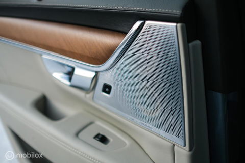 Volvo V90 2.0 D4 Inscription | VOL opties | B&W audio | Massage | Stoelkoeling | Trekhaak | 360 cam | HUD | Mussel blue | NAP NL auto |