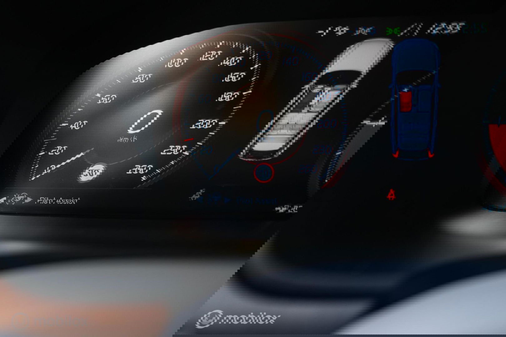 Volvo V90 2.0 D4 Inscription | VOL opties | B&W audio | Massage | Stoelkoeling | Trekhaak | 360 cam | HUD | Mussel blue | NAP NL auto |