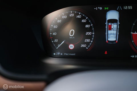 Volvo V90 2.0 D4 Inscription | VOL opties | B&W audio | Massage | Stoelkoeling | Trekhaak | 360 cam | HUD | Mussel blue | NAP NL auto |