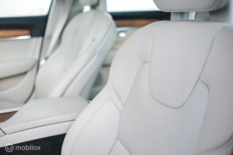 Volvo V90 2.0 D4 Inscription | VOL opties | B&W audio | Massage | Stoelkoeling | Trekhaak | 360 cam | HUD | Mussel blue | NAP NL auto |