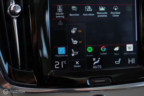 Volvo V90 2.0 D4 Inscription | VOL opties | B&W audio | Massage | Stoelkoeling | Trekhaak | 360 cam | HUD | Mussel blue | NAP NL auto |