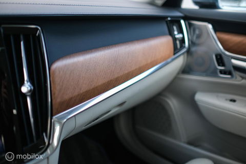 Volvo V90 2.0 D4 Inscription | VOL opties | B&W audio | Massage | Stoelkoeling | Trekhaak | 360 cam | HUD | Mussel blue | NAP NL auto |
