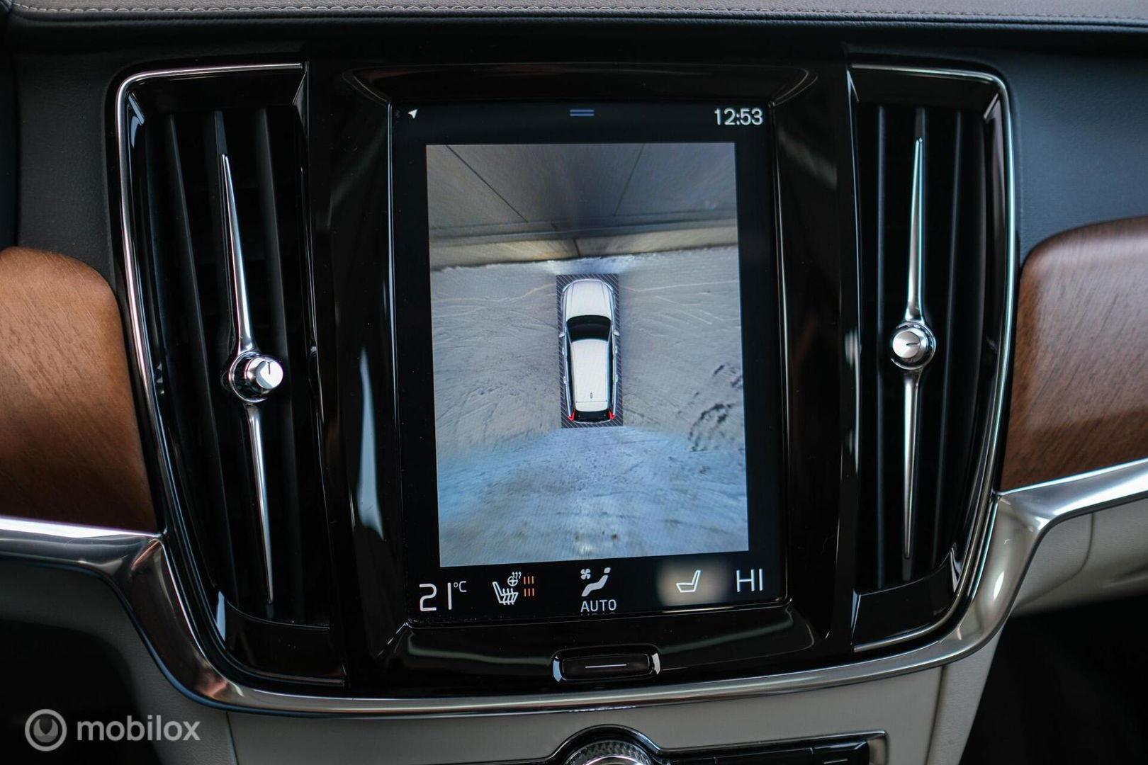 Volvo V90 2.0 D4 Inscription | VOL opties | B&W audio | Massage | Stoelkoeling | Trekhaak | 360 cam | HUD | Mussel blue | NAP NL auto |