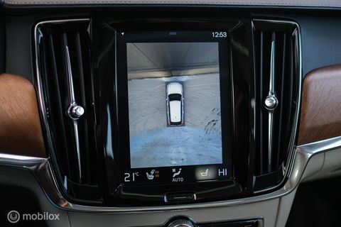 Volvo V90 2.0 D4 Inscription | VOL opties | B&W audio | Massage | Stoelkoeling | Trekhaak | 360 cam | HUD | Mussel blue | NAP NL auto |