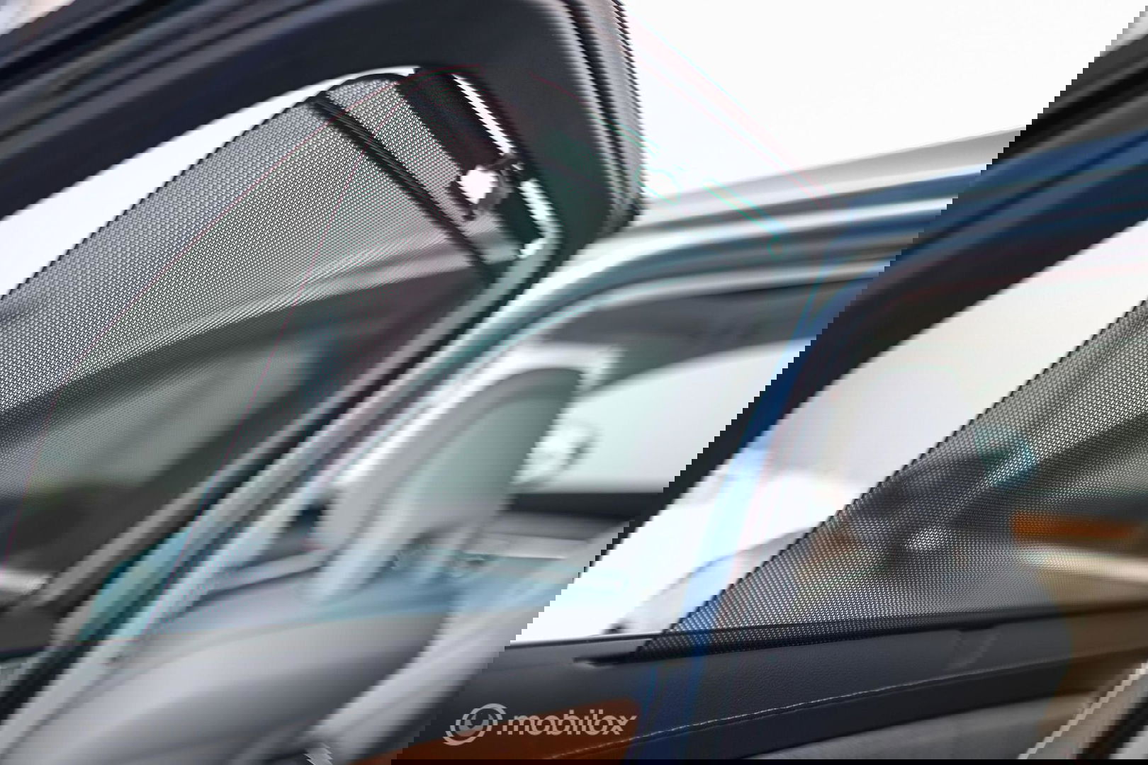 Volvo V90 2.0 D4 Inscription | VOL opties | B&W audio | Massage | Stoelkoeling | Trekhaak | 360 cam | HUD | Mussel blue | NAP NL auto |