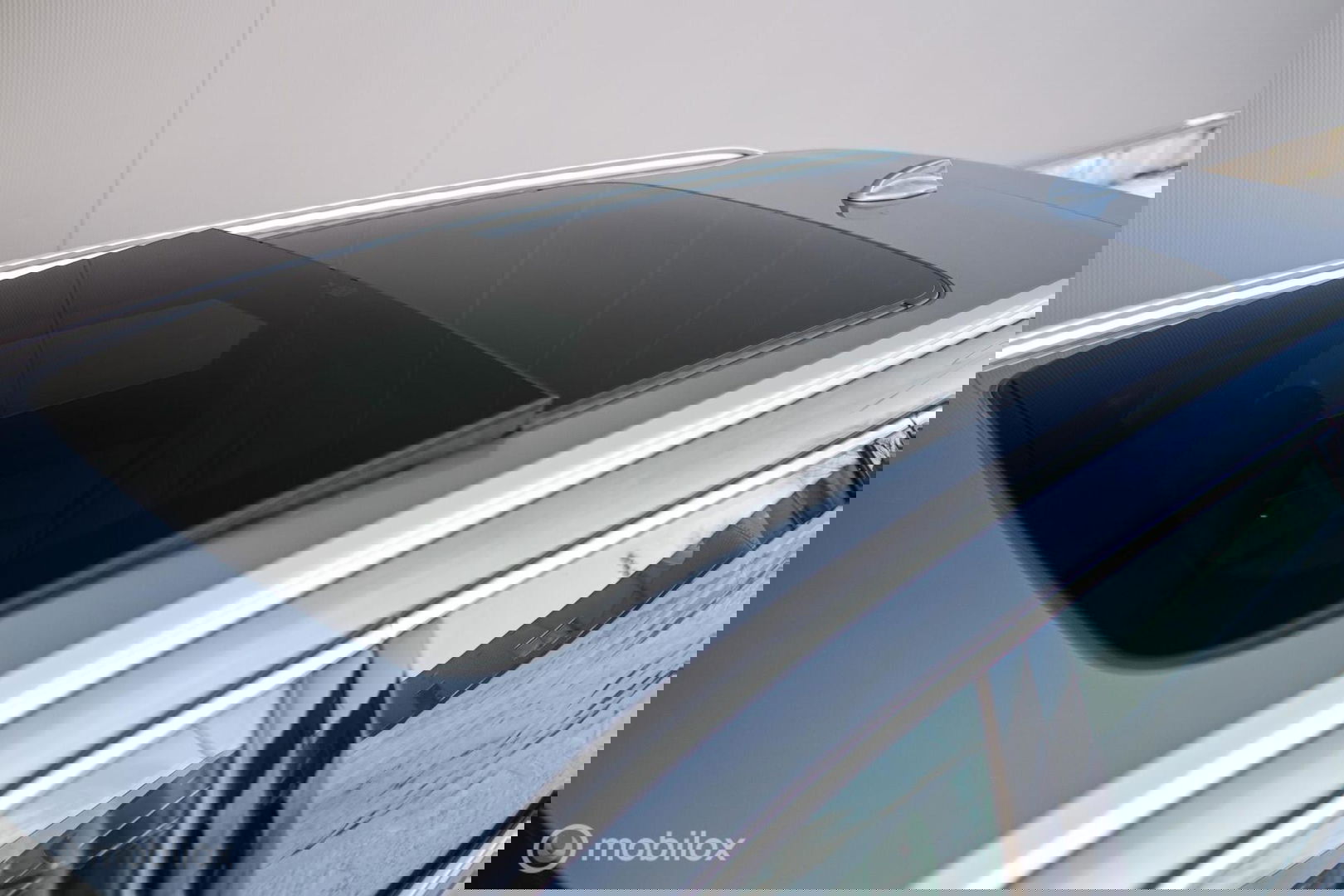 Volvo V90 2.0 D4 Inscription | VOL opties | B&W audio | Massage | Stoelkoeling | Trekhaak | 360 cam | HUD | Mussel blue | NAP NL auto |