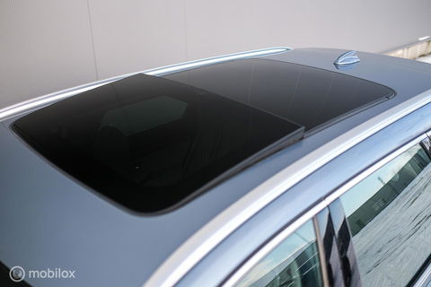 Volvo V90 2.0 D4 Inscription | VOL opties | B&W audio | Massage | Stoelkoeling | Trekhaak | 360 cam | HUD | Mussel blue | NAP NL auto |