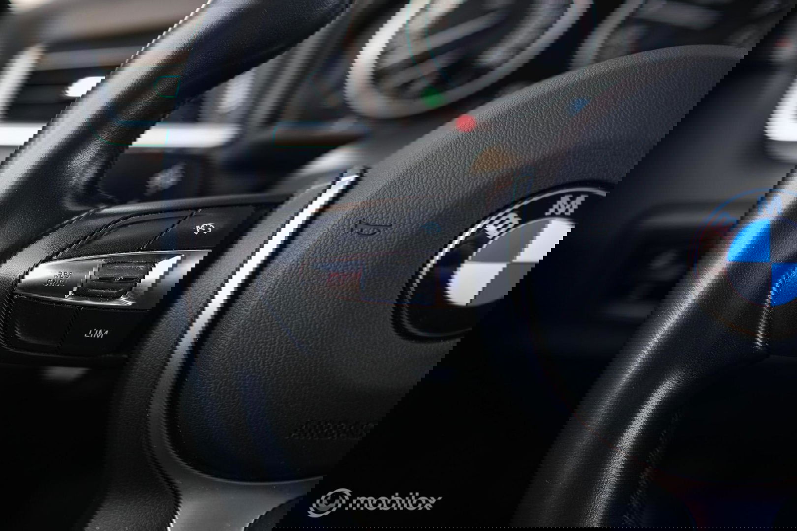 BMW 2 Serie Active Tourer 220i High Executive | LED | Stoelverwarming | Sportstoelen | PDC | Automaat |