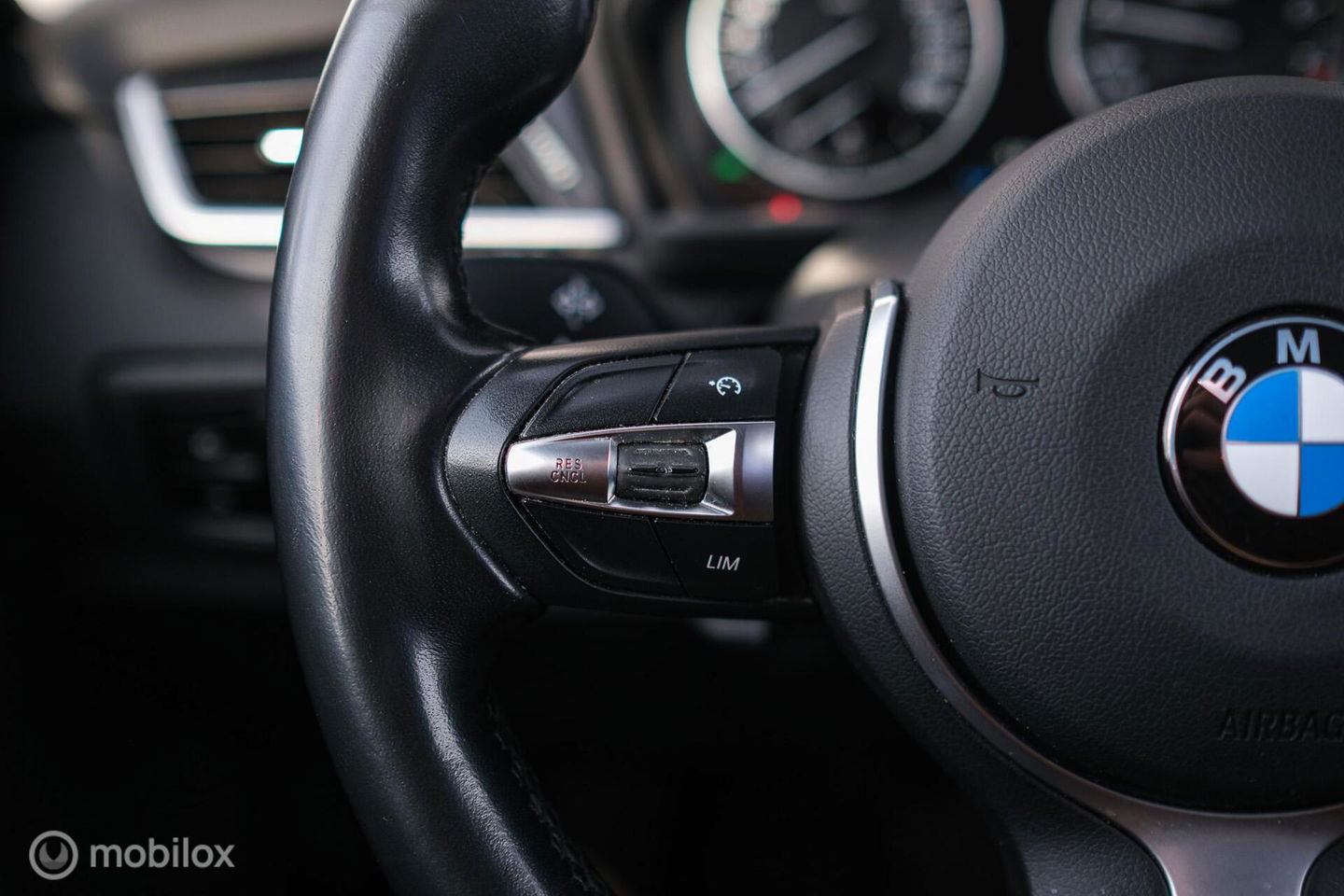 BMW 2 Serie Active Tourer 220i High Executive | LED | Stoelverwarming | Sportstoelen | PDC | Automaat |