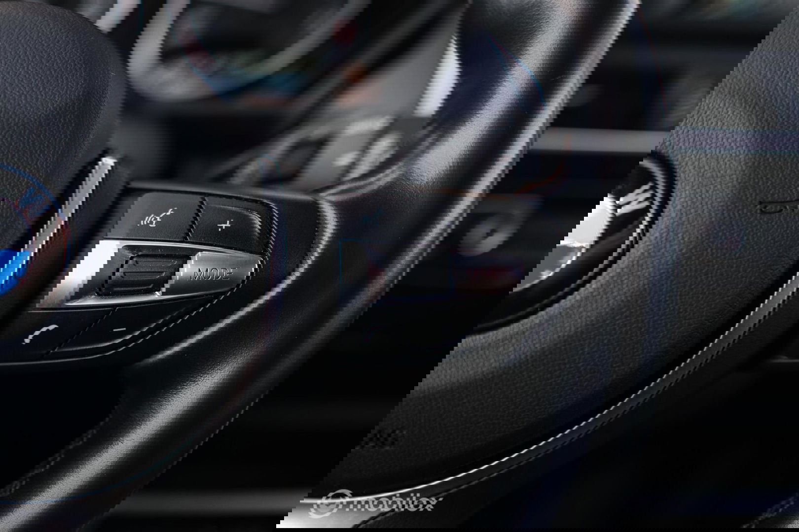 BMW 2 Serie Active Tourer 220i High Executive | LED | Stoelverwarming | Sportstoelen | PDC | Automaat |