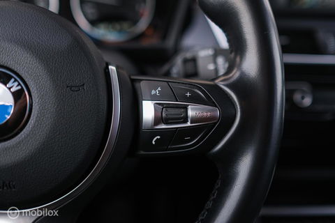 BMW 2 Serie Active Tourer 220i High Executive | LED | Stoelverwarming | Sportstoelen | PDC | Automaat |