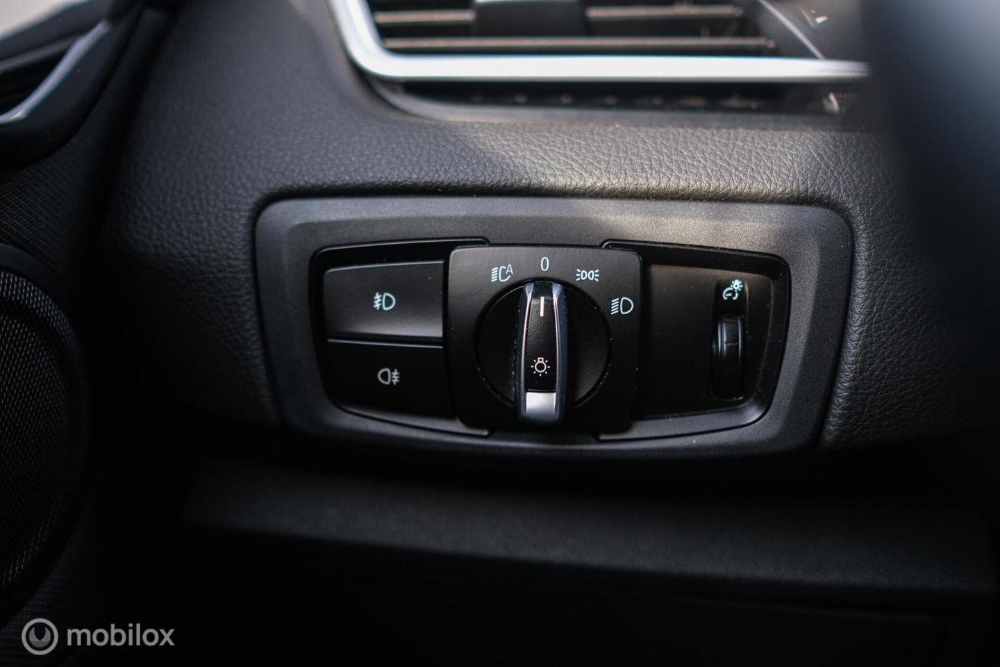 BMW 2 Serie Active Tourer 220i High Executive | LED | Stoelverwarming | Sportstoelen | PDC | Automaat |