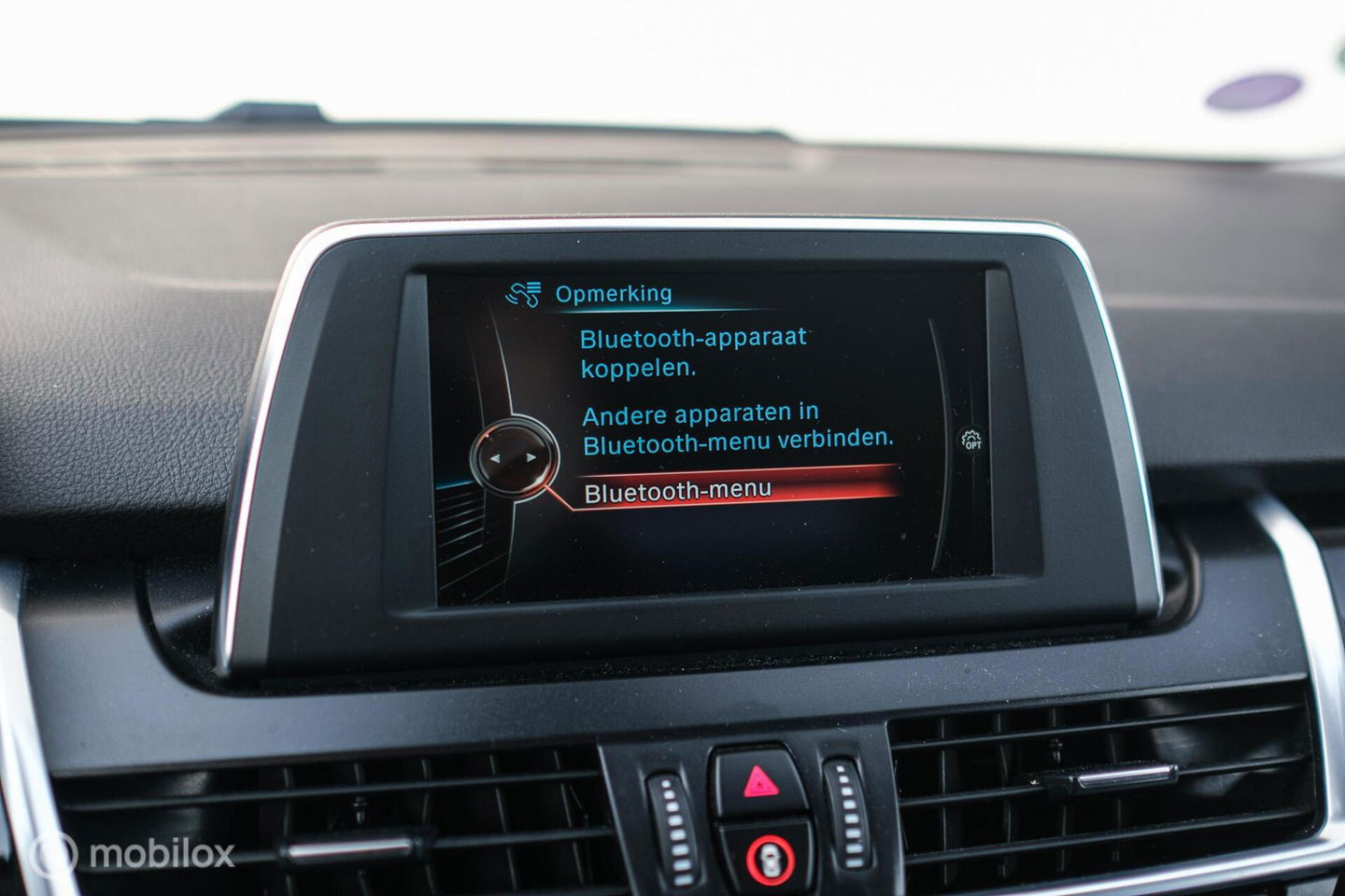 BMW 2 Serie Active Tourer 220i High Executive | LED | Stoelverwarming | Sportstoelen | PDC | Automaat |